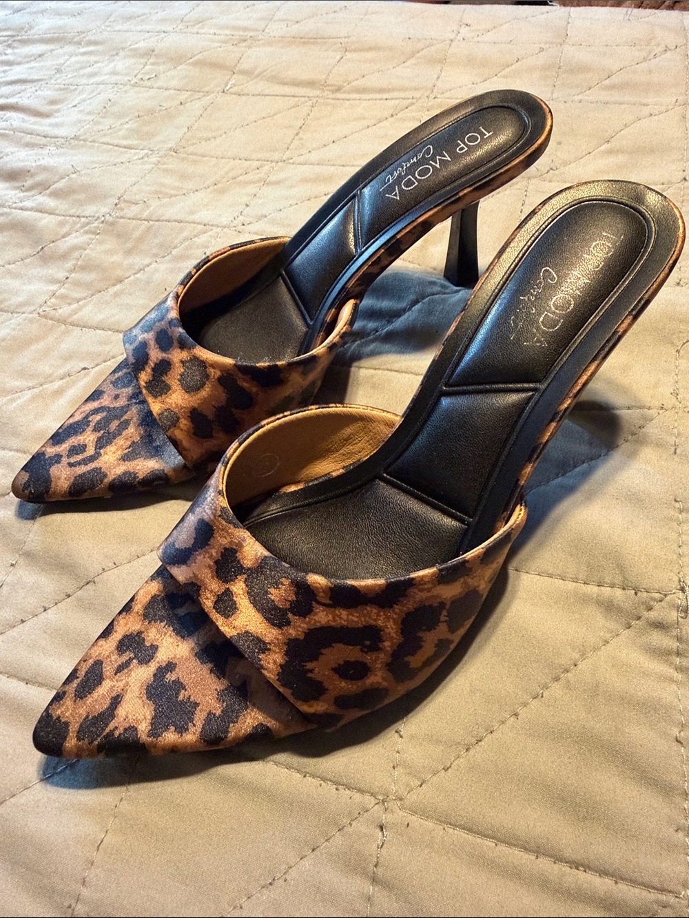 Top Moda Comfort Women’s Leopard Print Heels